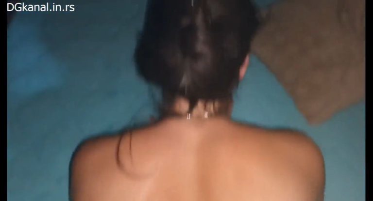 Sexy Guzica Voli Da Se Guzi I Jebe Od Pozadi